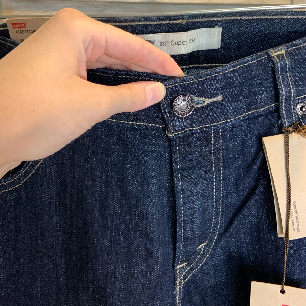 Levi’s Women’s 518 Superlow Dark Wash Low Rise Bootcut Denim Jeans NWT 31 - Picture 12 of 15